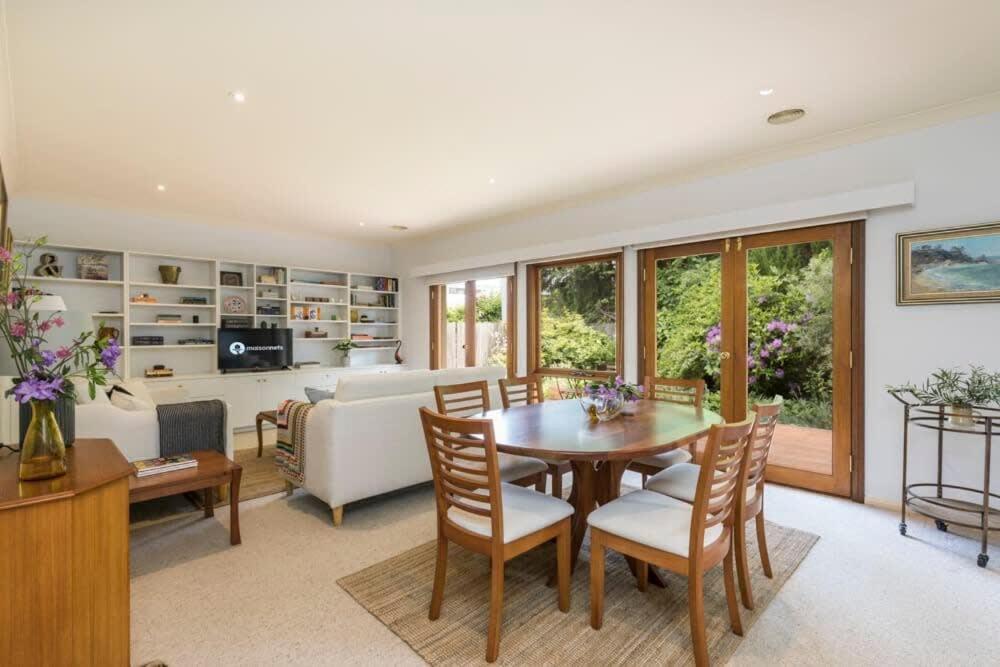 3 Bdrm 2 Bthrm House Close To Canberra Cbd & Anu Bagian luar foto