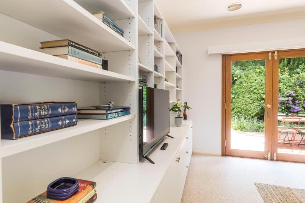 3 Bdrm 2 Bthrm House Close To Canberra Cbd & Anu Bagian luar foto