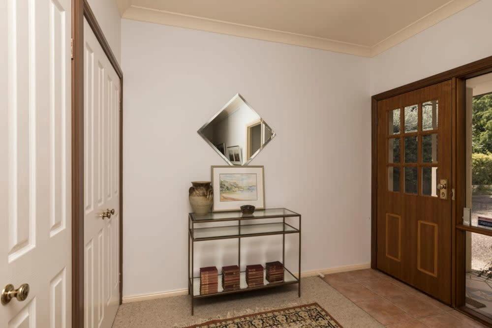 3 Bdrm 2 Bthrm House Close To Canberra Cbd & Anu Bagian luar foto