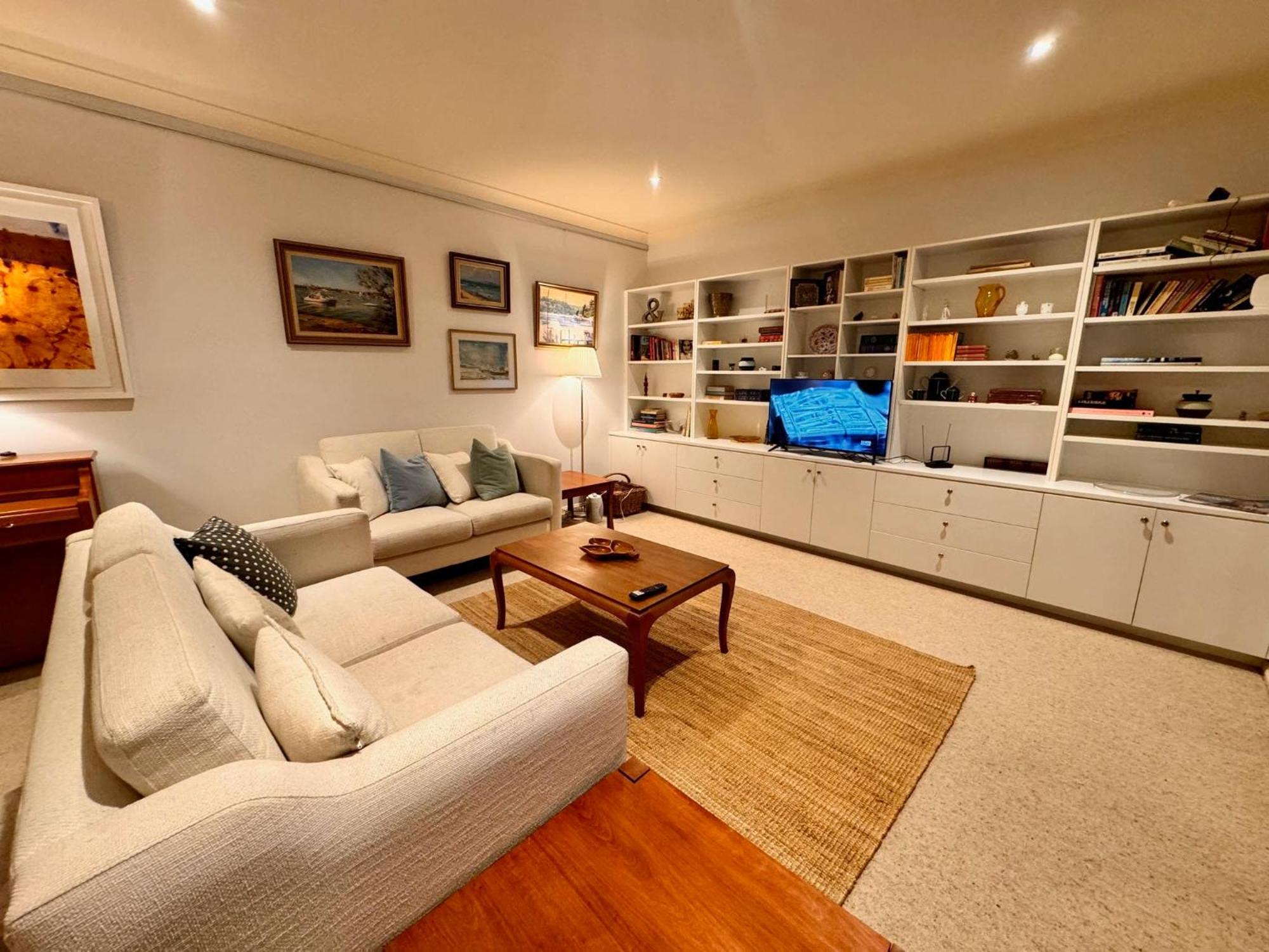 3 Bdrm 2 Bthrm House Close To Canberra Cbd & Anu Bagian luar foto